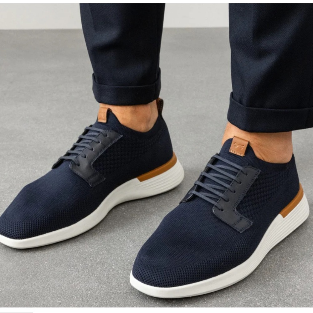 Elegant Navy Men's Sneakers with White Sole